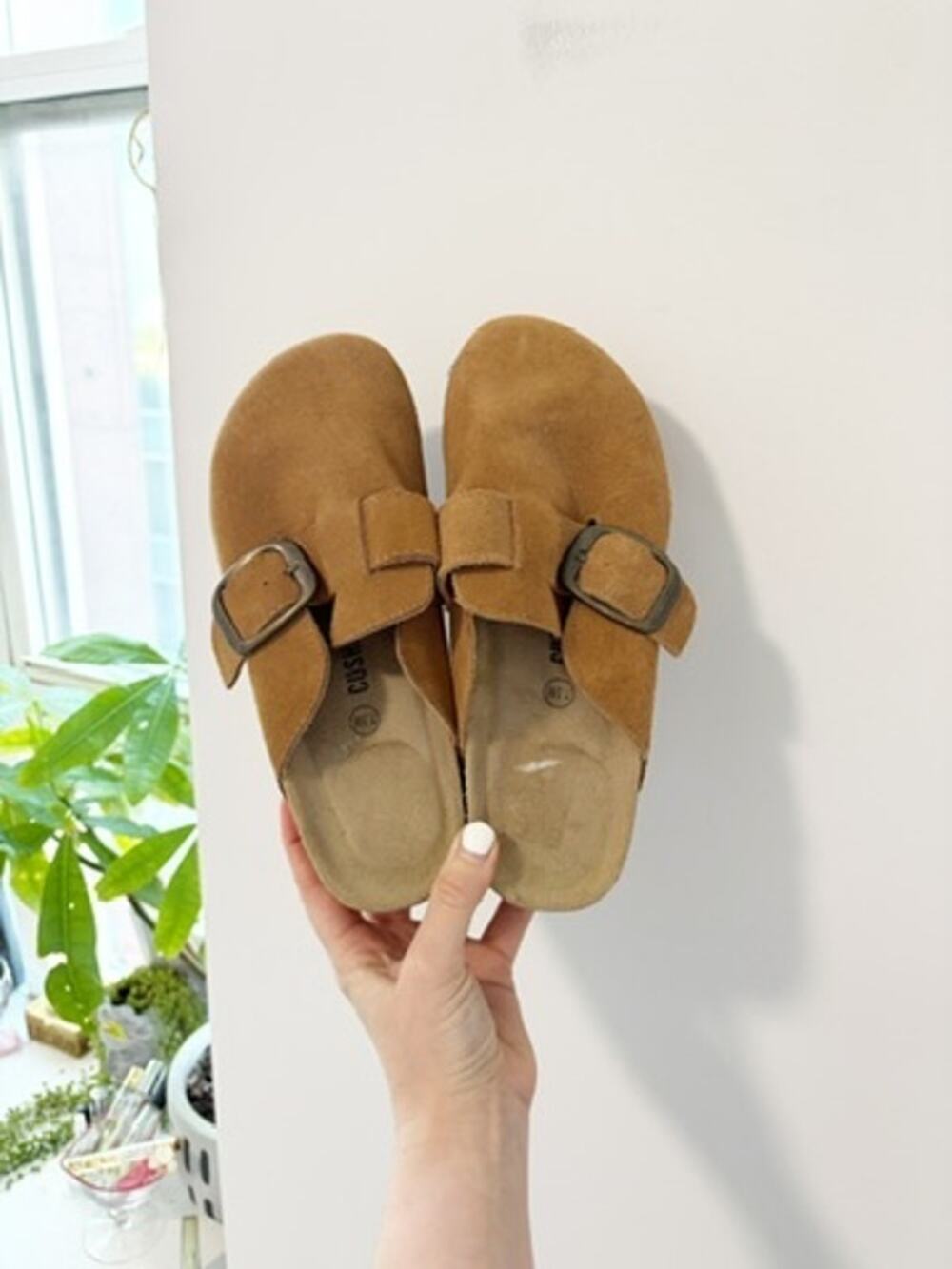 NEW Cushionaire Granola Suede Platform Clog in Chestnut Brown Size 7.5
